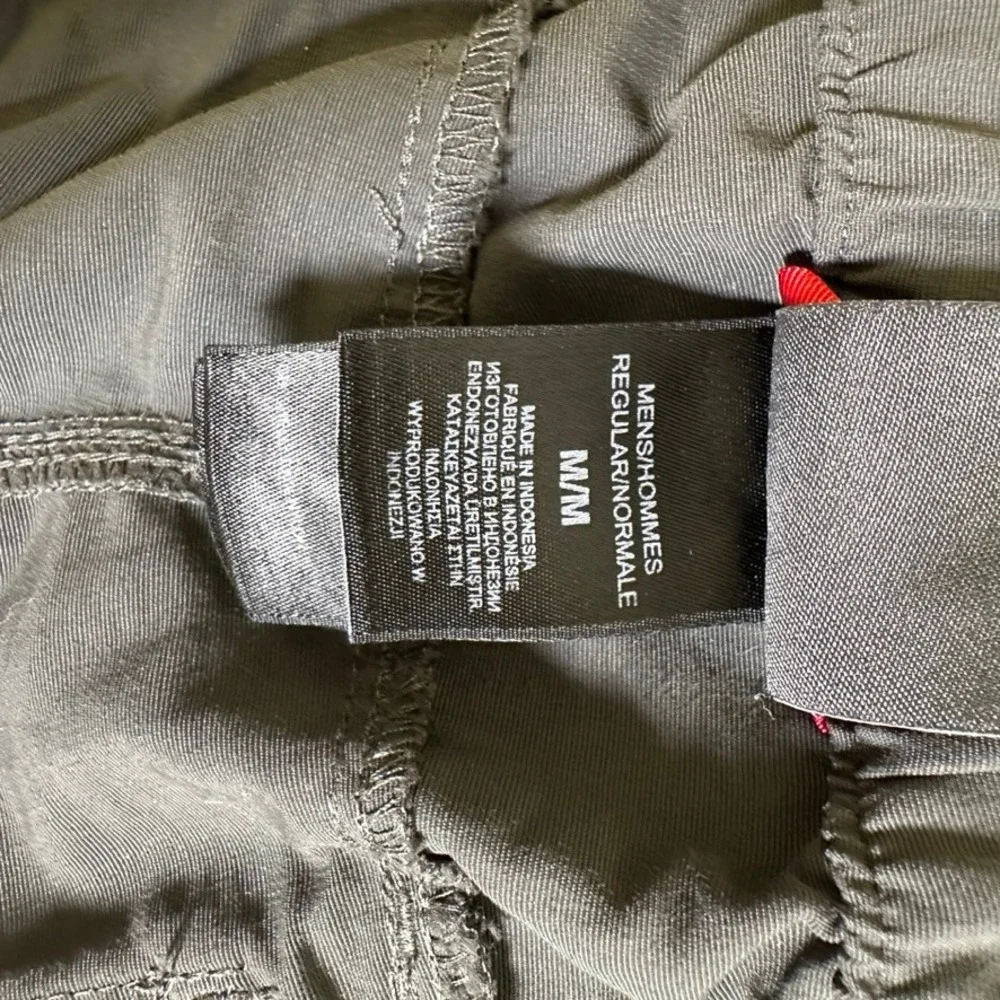 The North Face Mens Class V Belted Shorts Asphalt Grey Nylon Hiking Medium